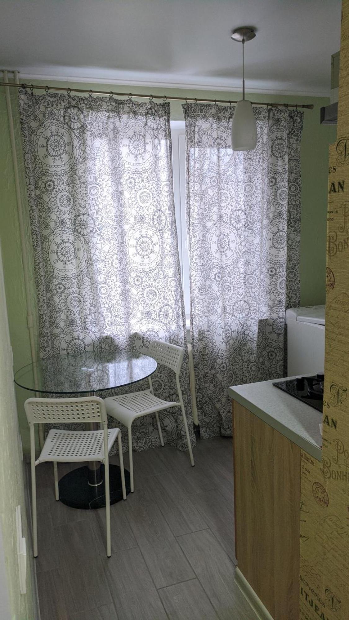 Apartment Near City Center On Peremohy Avenue 46 แชร์นีฮีฟ ภายนอก รูปภาพ