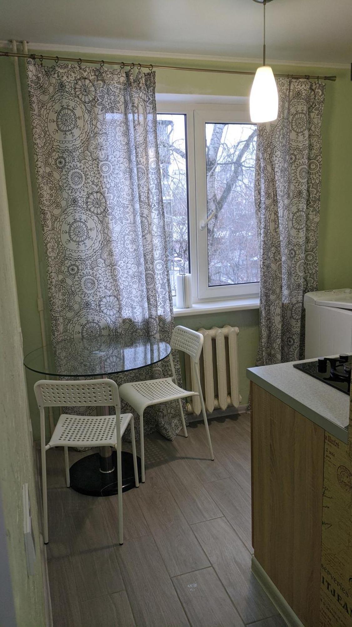 Apartment Near City Center On Peremohy Avenue 46 แชร์นีฮีฟ ภายนอก รูปภาพ