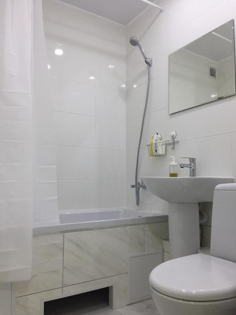 Apartment Near City Center On Peremohy Avenue 46 แชร์นีฮีฟ ภายนอก รูปภาพ