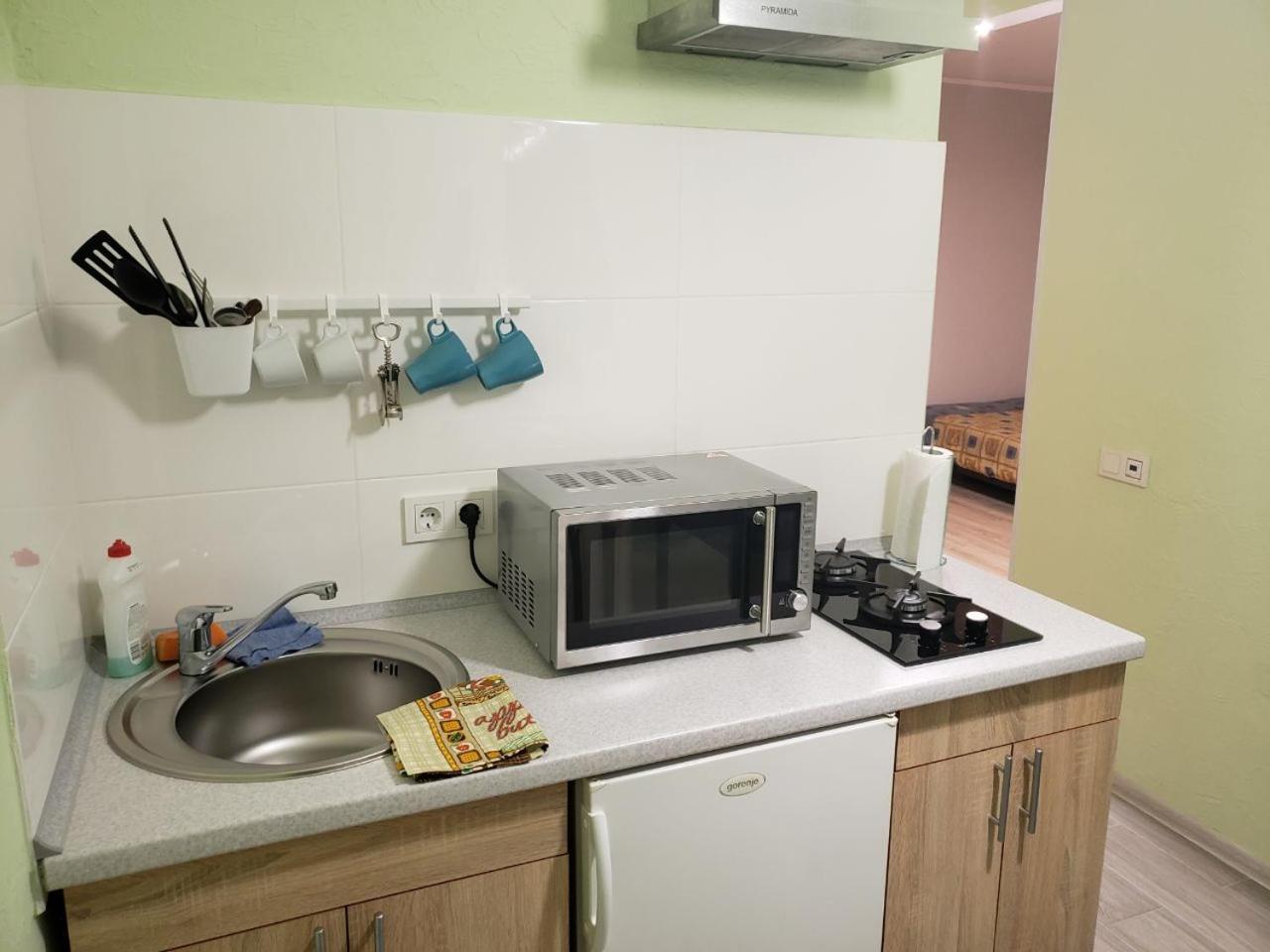 Apartment Near City Center On Peremohy Avenue 46 แชร์นีฮีฟ ภายนอก รูปภาพ
