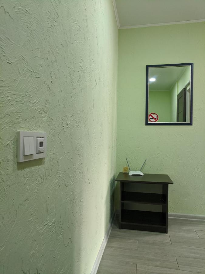 Apartment Near City Center On Peremohy Avenue 46 แชร์นีฮีฟ ภายนอก รูปภาพ